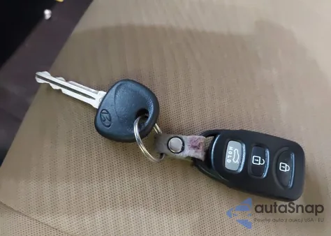 2012 Hyundai Elantra Gls (Ulsan Plant) z USA, uszkodzony, nr VIN KMHDH4AE8CU183216